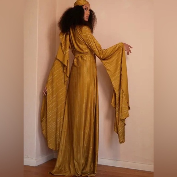 NWOT DIARRABLU Maya Exaggerated Long Sleeve Textured Wrap Dress in Gold Sz 3XL - Picture 6 of 13